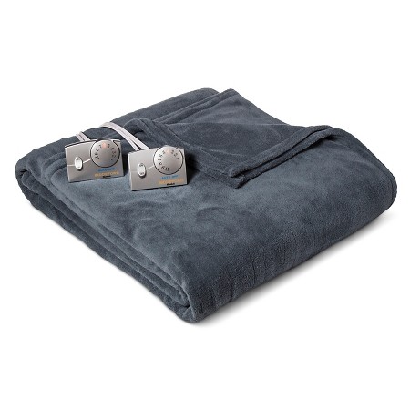 This fittedThis fittedelectric blankethas 3This fittedThis fittedelectric blankethas 3heatsettings to get the perfect temperature for a good night sleep. It has two removable controllers with safety overheat feature. This fittedThis fittedelectric blankethas 3This fittedThis fittedelectric blankethas 3heatsettings to get the perfect temperature for a good night sleep. It has two removable controllers with safety overheat feature.