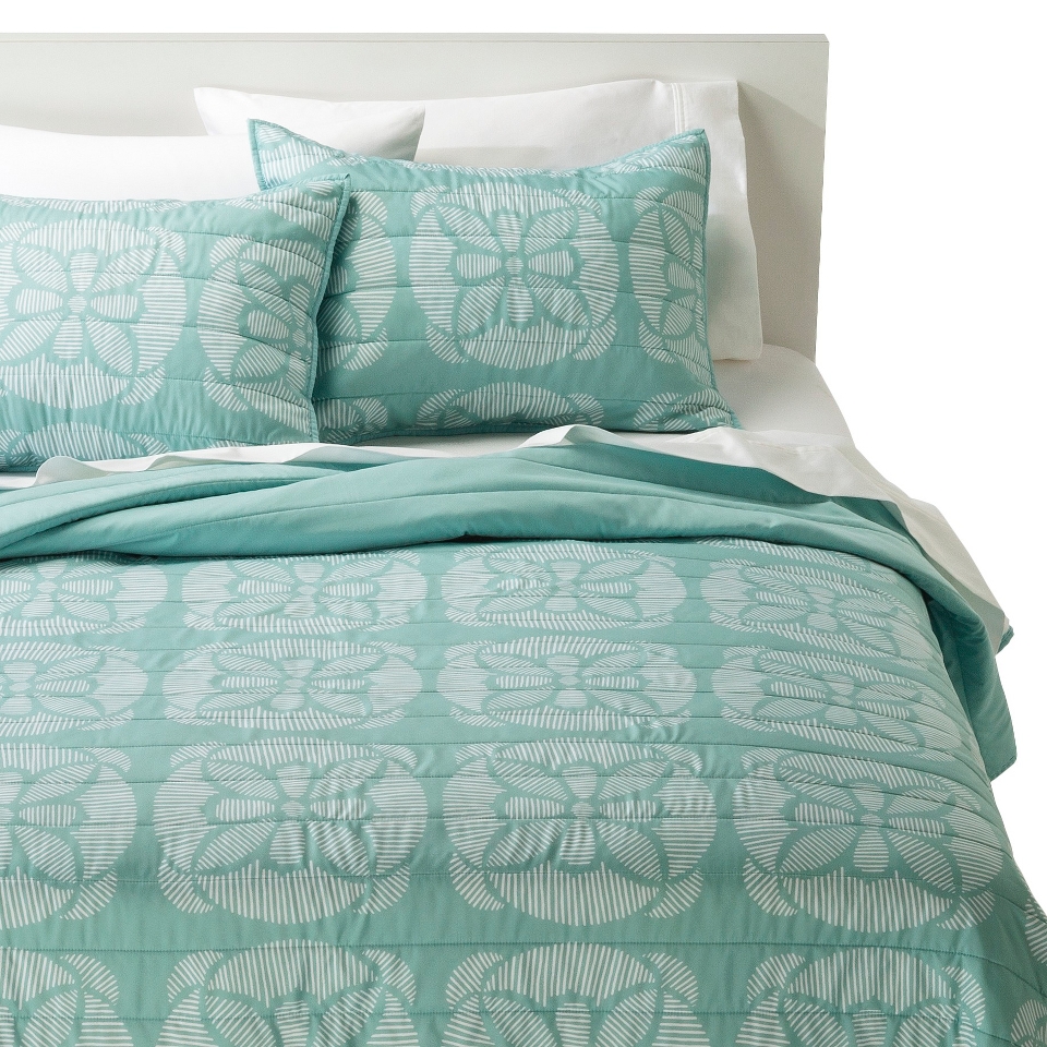 Room Essentials Line Medallion Quilt   Aqua (Full/Queen)