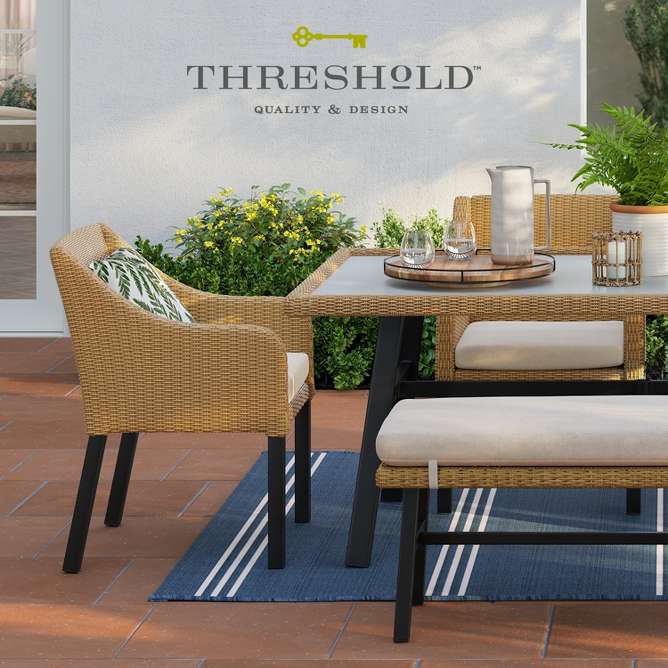 Threshold best sale outdoor table