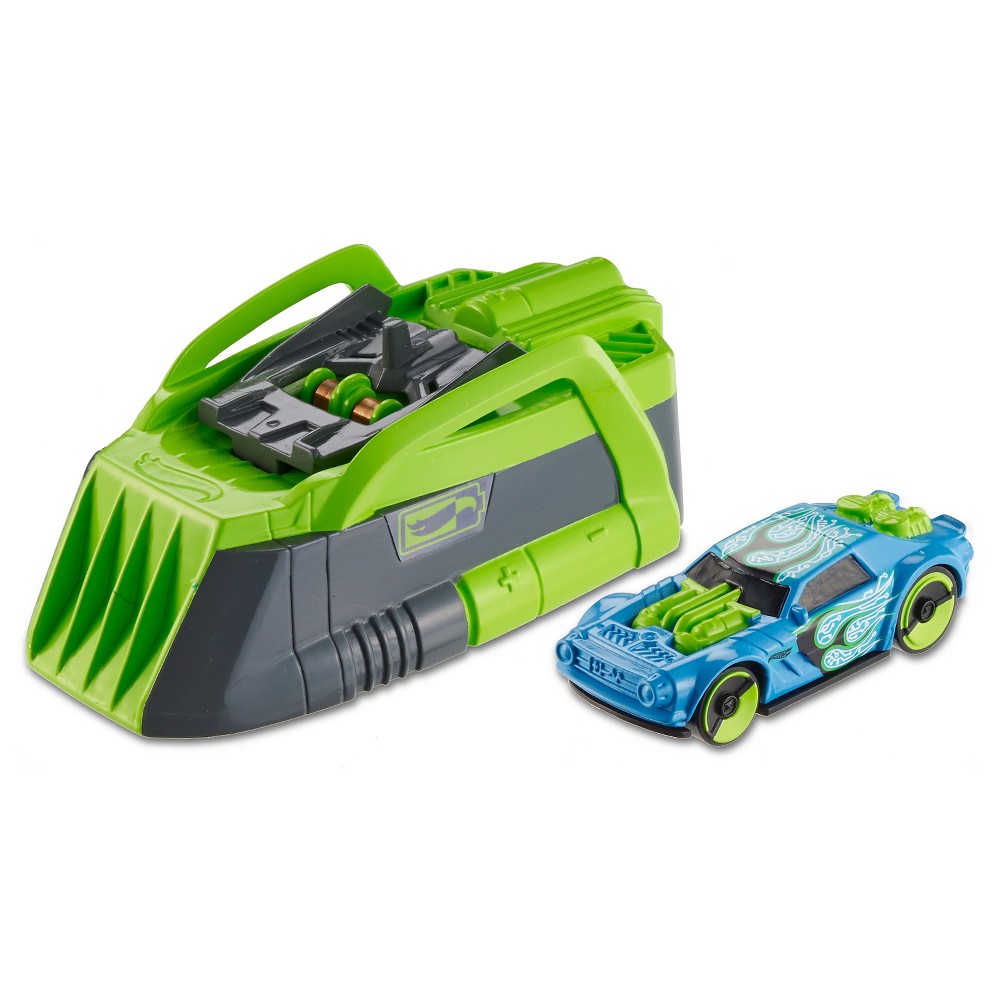 Hot Wheels Speed Chargers Nightshifter Car and Charger