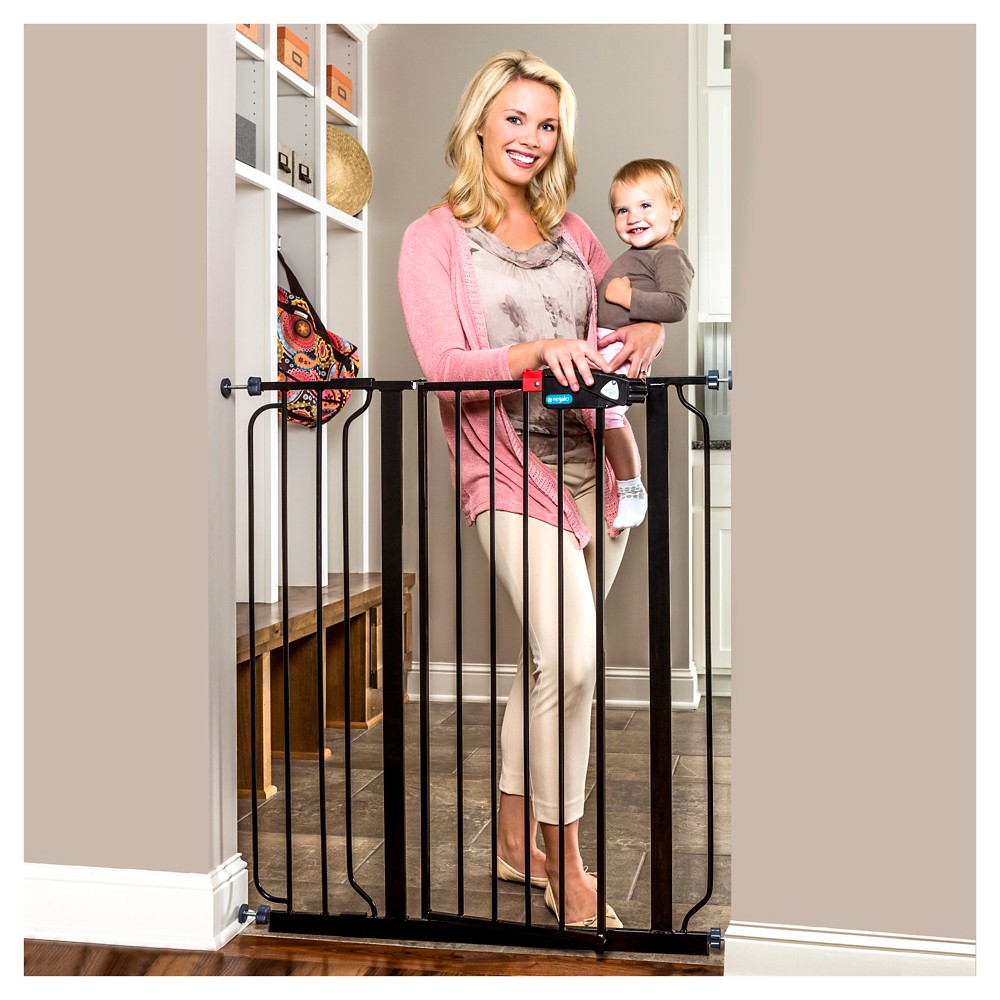 Regalo Deluxe 41" Easy Step Extra Tall Safety Gate