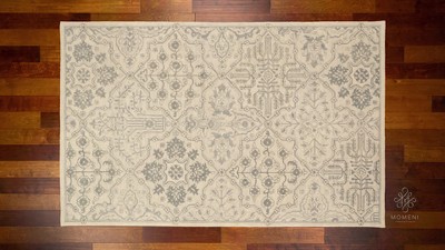 Regal Arabesque 24" Hand-Tufted Grey Wool Rectangular Rug