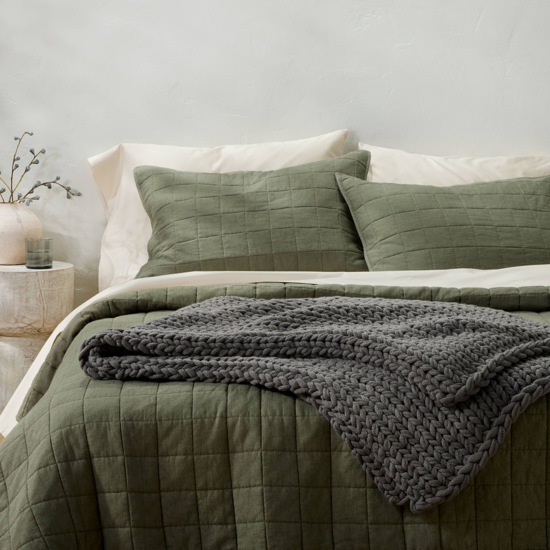 50"x70" Oversized Solid Bed Throw - Casaluna™