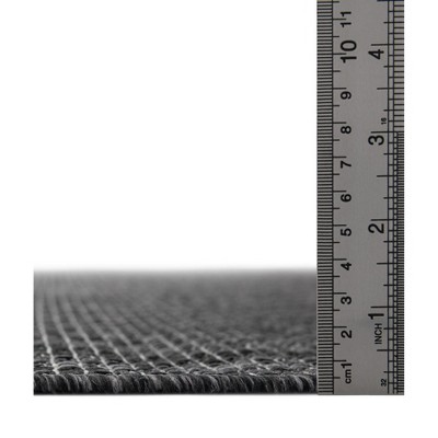 6 ft Round Black Synthetic Outdoor Stain-resistant Rug