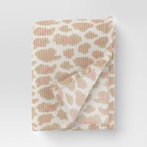 Printed Cheetah Ribbed Plush Throw neutral/pink - Room Essentials™ - 1 of 4