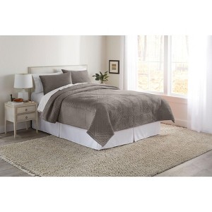 BrylaneHome Geo Diamond Velvet Quilt - 1 of 4