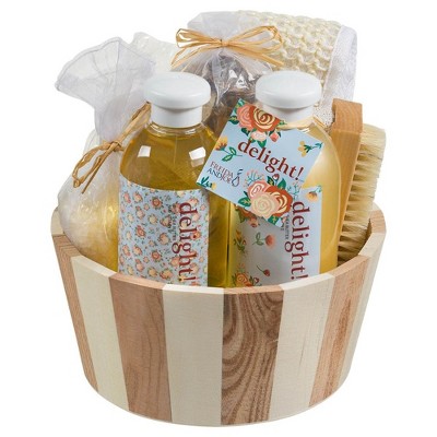 Freida & Joe Skin Care Collection in Vintage Wooden Basket Bath & Body Gift Set Luxury Body Care Mothers Day Gifts for Mom
