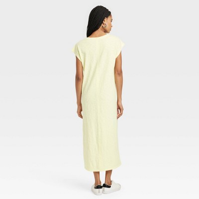 Женские платья Universal Thread Women's Short Sleeve Midi T-Shirt Dress - Universal Thread™ Yellow L: Cotton V Neck Pullover, Dolman Sleeve, Machine Wash — фото 2