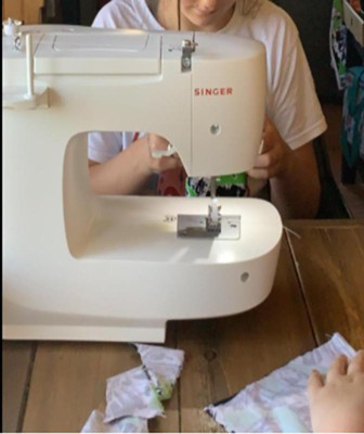 Singer M1500 Portable Sewing Machine With 57 Stitch Applications