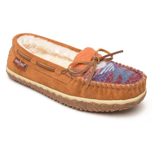 Minnetonka moccasins hot sale women's slippers