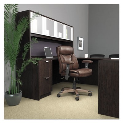 Espresso Black Leather Guest Chair with Wooden Frame