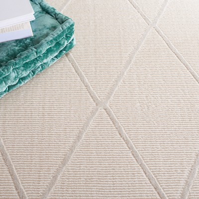 Ivory Diamond Pattern 8' x 10' Synthetic Area Rug