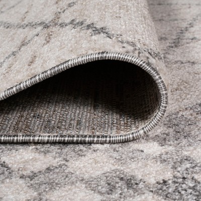 Modern Moroccan Diamond Flatweave Rug in Light Gray - Easy Care