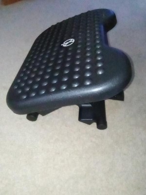 Mount it Foot Rest Under Desk Ergonomic Footrest - Reduces Muscle