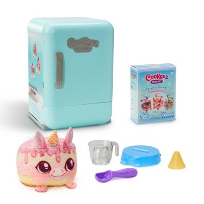 Cookeez Makery Freezy Cakez Fridge Playset with Plush