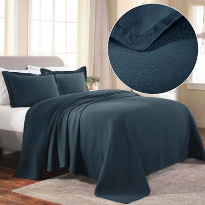 Fleur De Lis Medallion Cotton Matelasse Decorative Bedspread and Pillow Sham Set by Blue Nile Mills