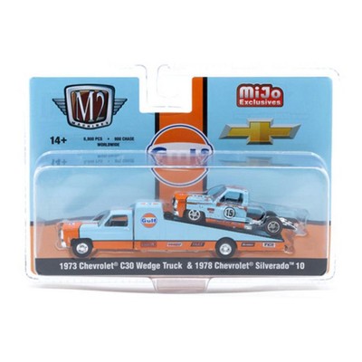 M2 Machines 1973 Chevrolet C30 Wedge Truck & 1978 Chevrolet Silverado 10 Bedless Gulf Livery Auto Haulers Limited Edition