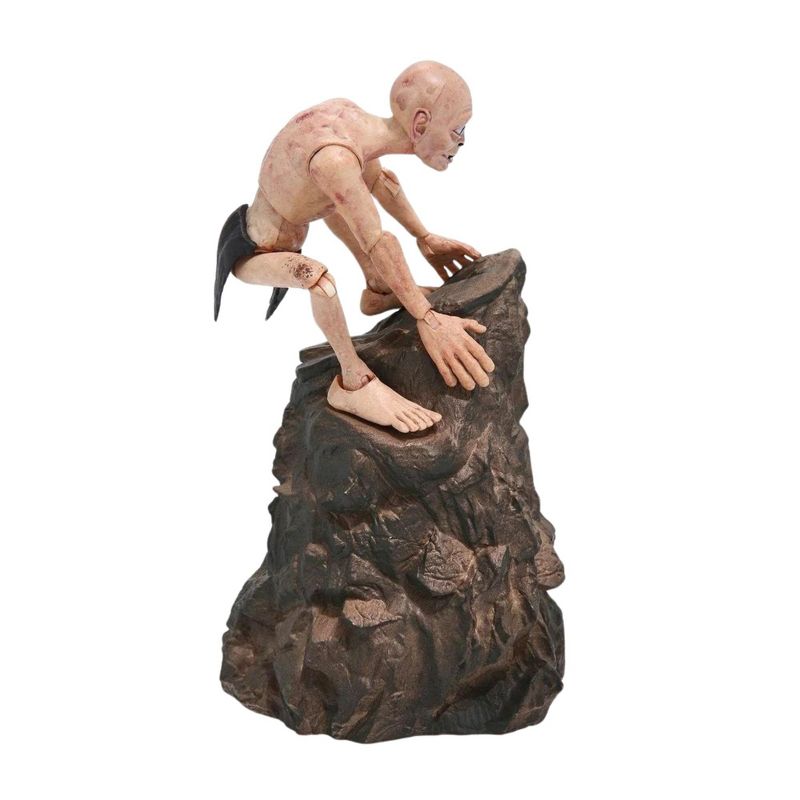 Diamond Select Lord Of The Rings Deluxe Gollum Action Figure, 2 of 7