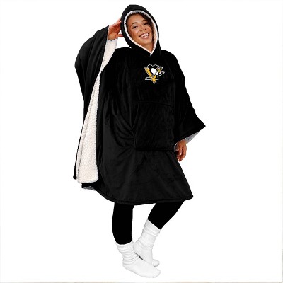 NHL Pittsburgh Penguins Color Bloncho with Logo Patch Throw Blanket