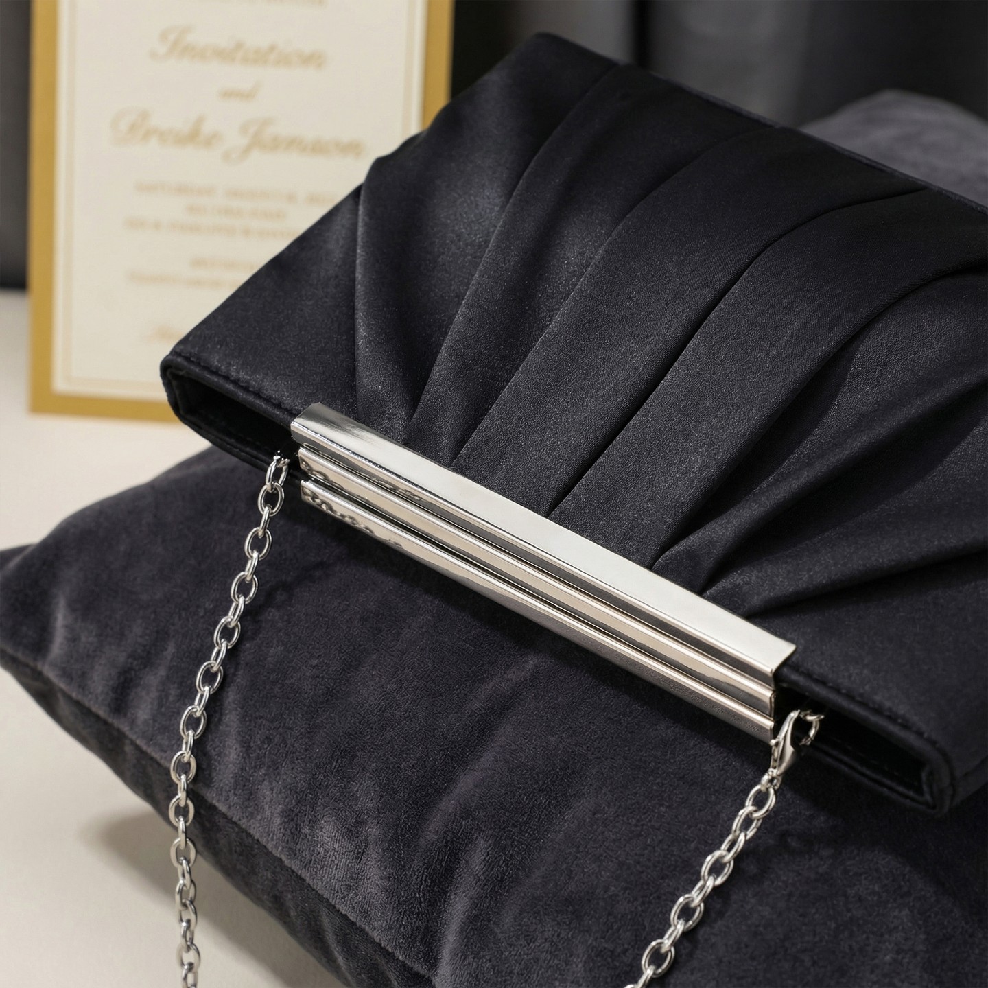 Женские клатчи INSPIRE CHIC 2 Packs Clutch Purse for Women Soft Pleated Evening with Metal Chain Black/Blue 10.6*2.4*5.9 inches, цвет: Чёрный — фото 6