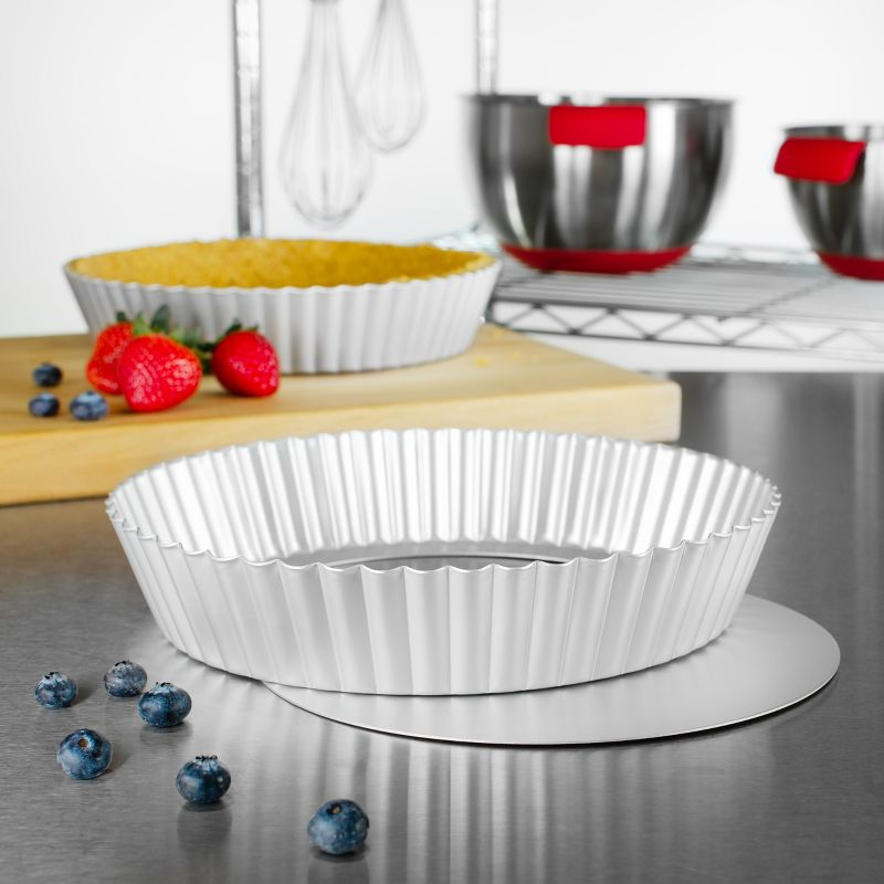 Fat Daddio's Anodized Aluminum Round Fluted Tart Pan, 4 of 6