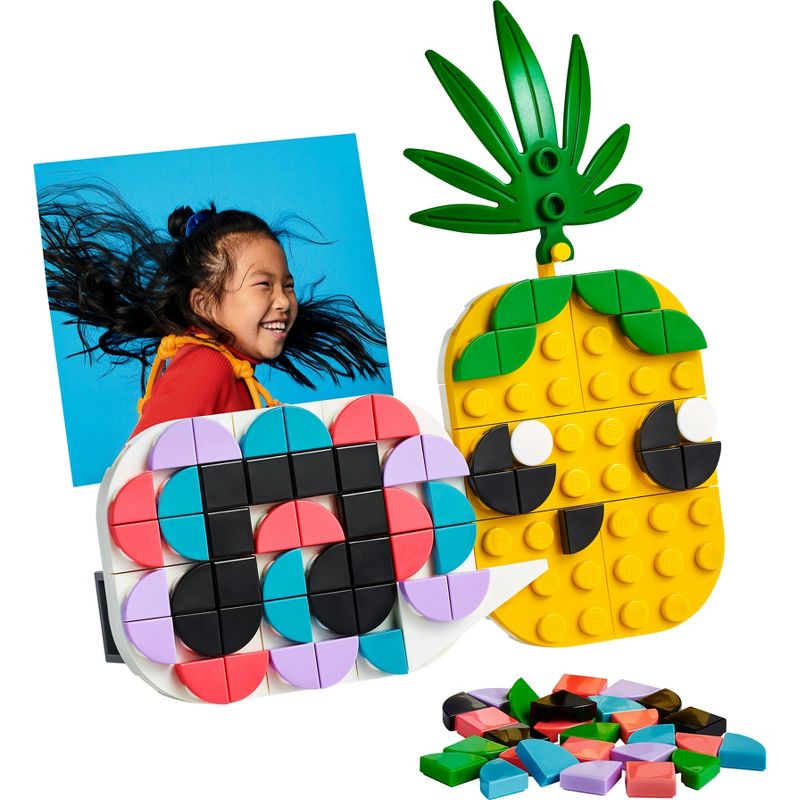 LEGO DOTS Pineapple Photo Holder and Mini Board 30560 Building Kit, 2 of 4