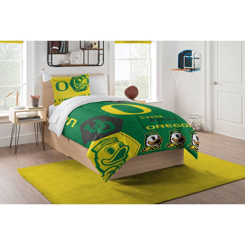 NCAA Oregon Ducks Hexagon Comforter Set - Twin, 1 of 4