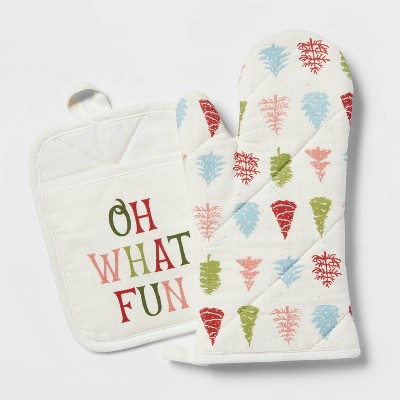 2pc Cotton Oh What Fun Oven Mitt and Pot Holder Set - Threshold™