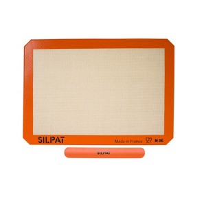 Silpat Premium Non-Stick Half Sheet Size Silicone Baking Mat w/Storage Band, 11-5/8 x 16-1/2 - 1 of 4