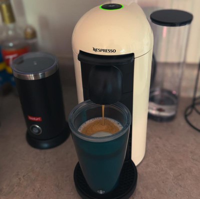 Combo Nespresso Vertuo Plus Whirte con Aerocino 3