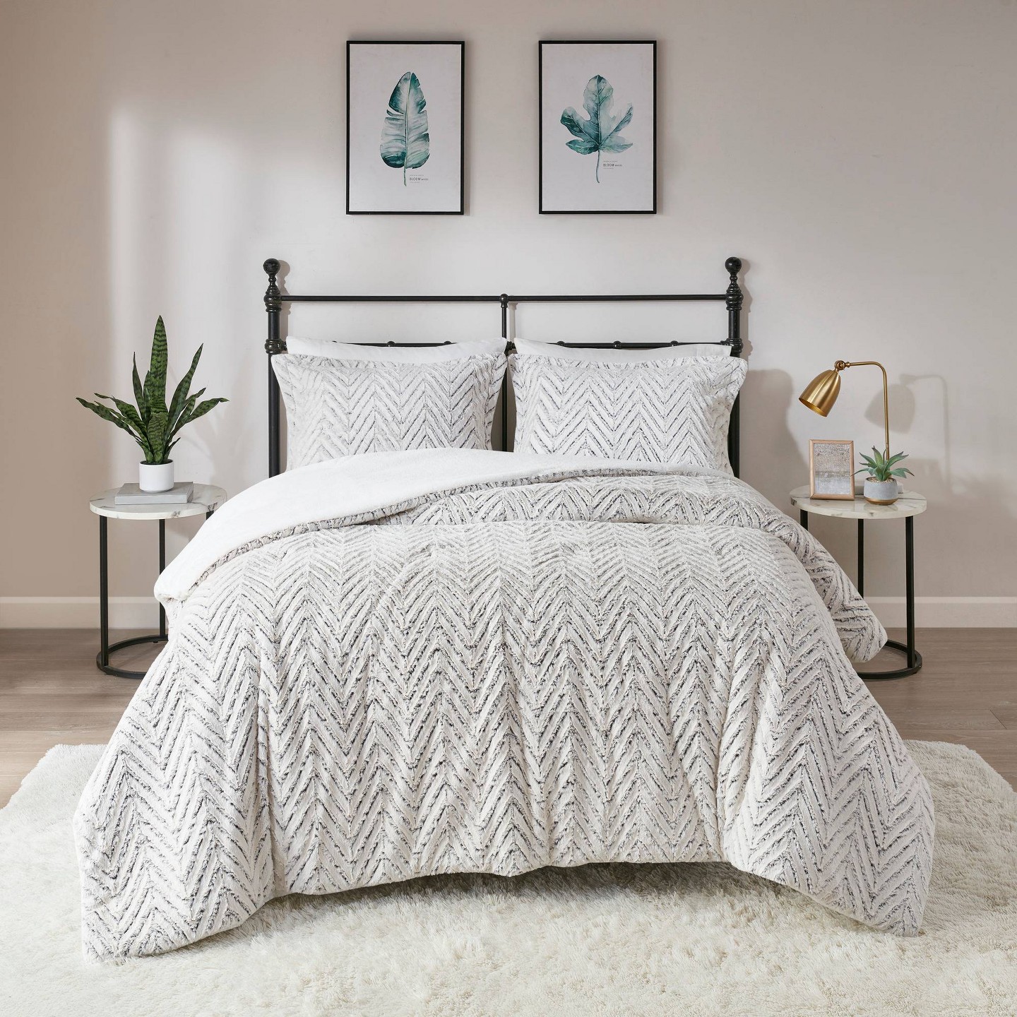Комплект с одеялом Madison Park Ivory Aurora Plush Down Alternative Comforter Set King/California King, Geometric Pattern, Oeko-Tex Certified, цвет: Слоновая кость — фото 2