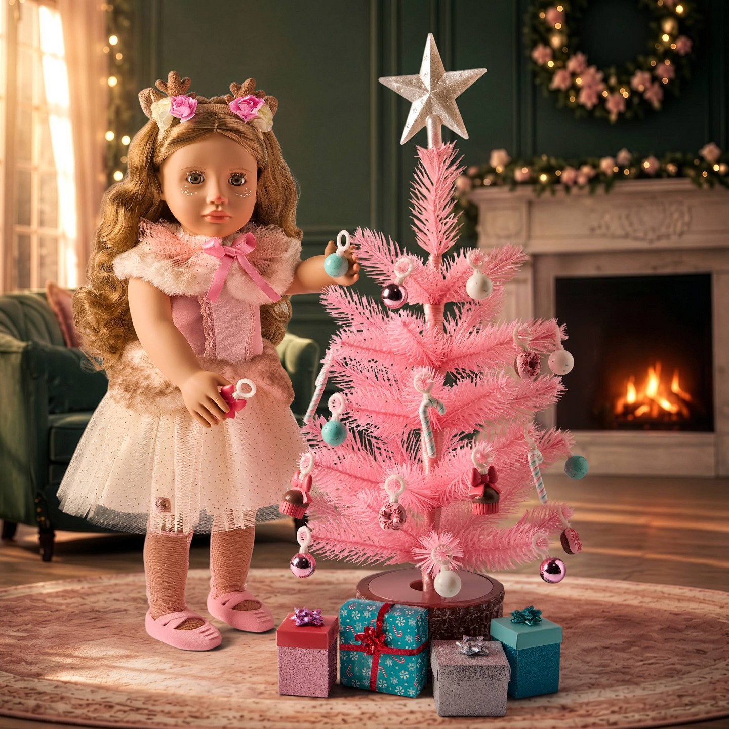 Аксессуары для кукол Our Generation Twinkling Treats Surprise Pink Holiday Christmas Tree with Ornaments and Mystery Box Accessories for 18" Dolls, цвет: Розовый — фото 2