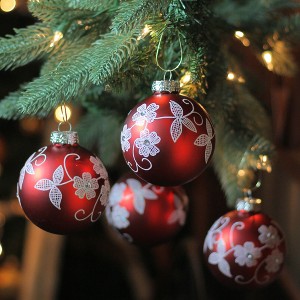 Northlight Flower Vines Christmas Glass Ball Ornaments - 3" (75mm) - Red and White - 4ct - 1 of 3
