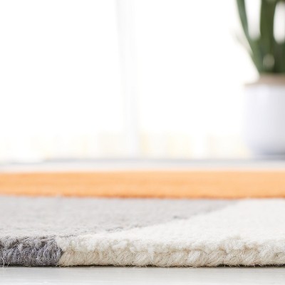 Gray and Black Wool Abstract 5' x 8' Area Rug