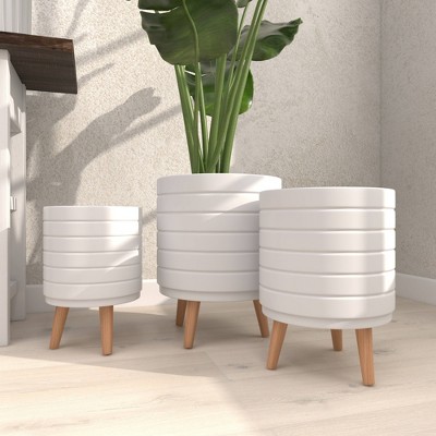 Set of 3 White Fiber Clay Etched Planters with Wooden Tripod Stand
