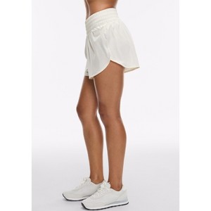 Peloton Women's High Rise 3" Run Short, Pearl - 1 of 4