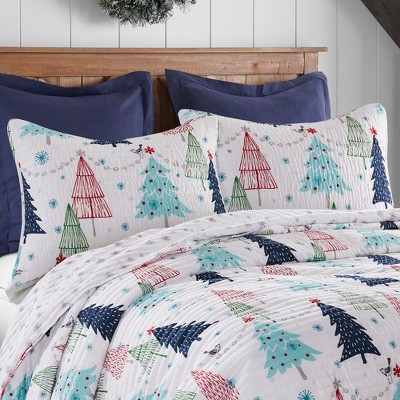 White Pine Reversible Full Quilt Set with Graphic Detail