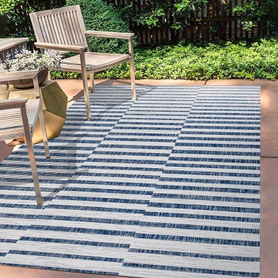 Sukie Modern Offset Stripe Indoor/Outdoor Area Rug - JONATHAN Y