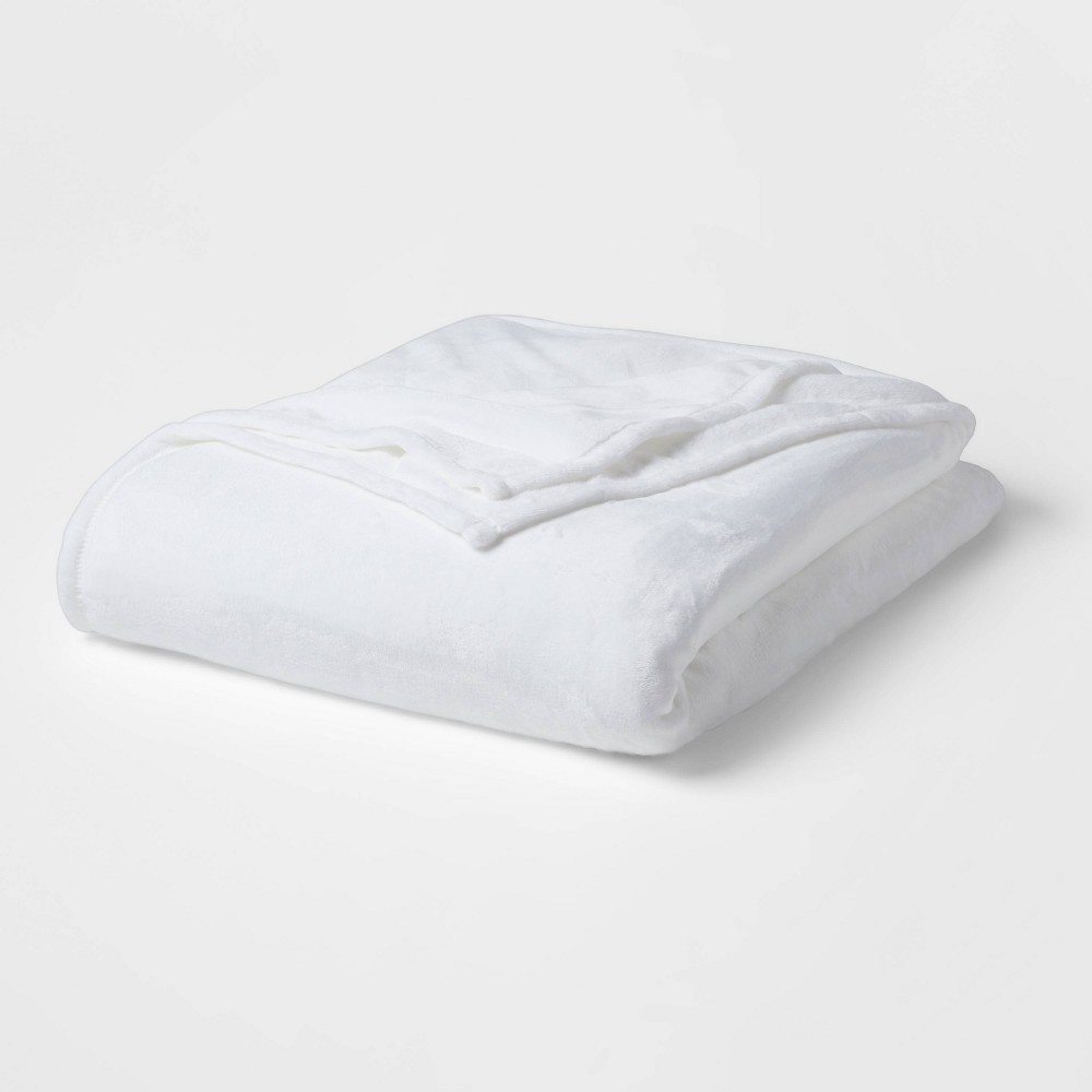 Photos - Duvet Full/Queen Solid Plush Bed Blanket True White - Room Essentials™