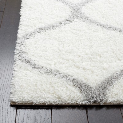 Gray and White Geometric Shag Area Rug, 4' x 6'