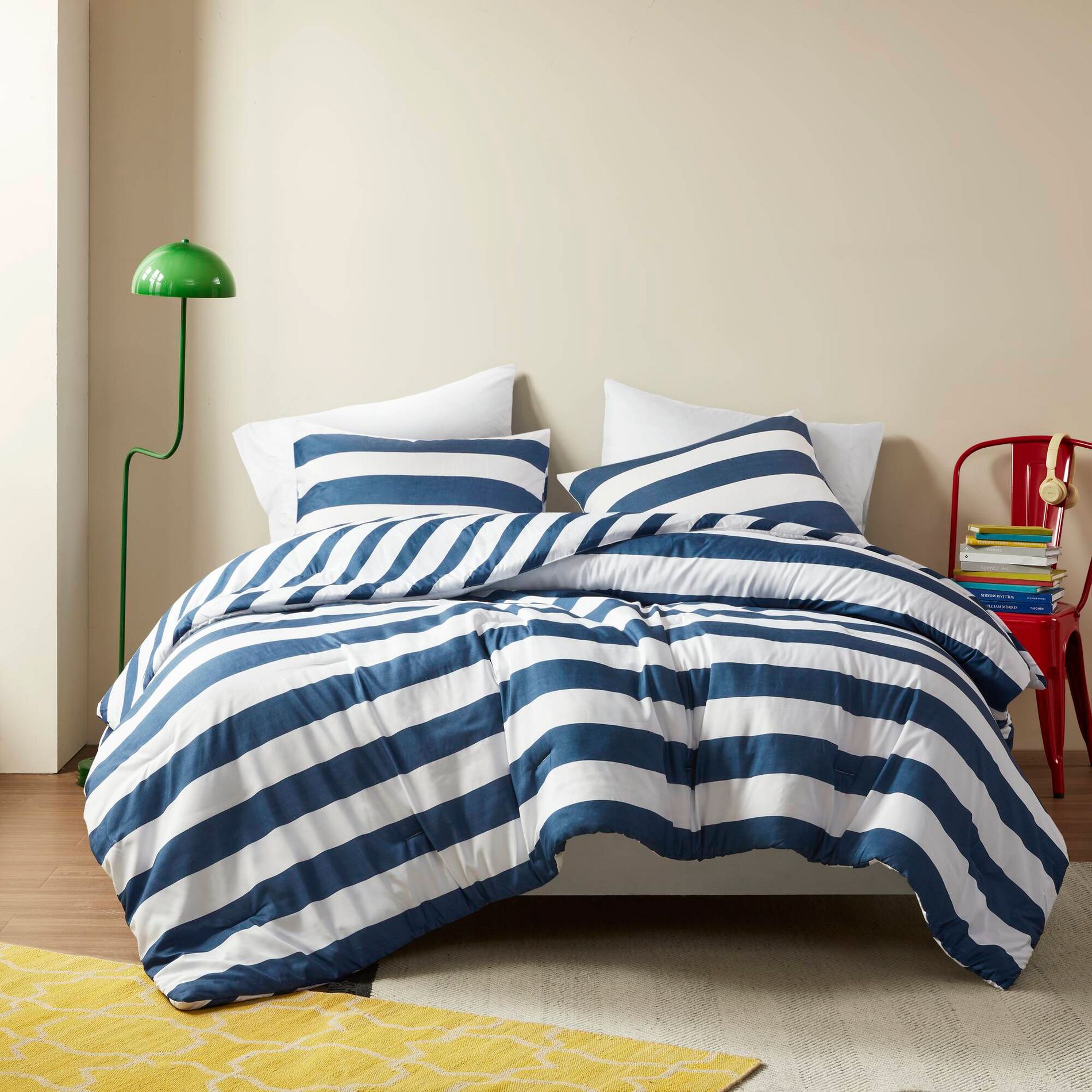3Pcs Stripe Pattern Soft & Fluffy Comforter Set, Lightweight Fabric Trendy Design Bed Set with Matching Shams for Year-Round Use