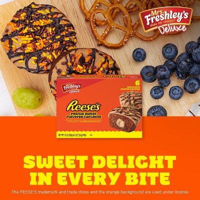 Mrs. Freshley's Deluxe Reese's Peanut Butter Flavored Cupcakes - 6ct