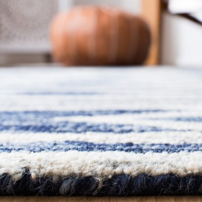 Navy and Ivory Hand-Tufted Wool Area Rug 2'6" x 4'