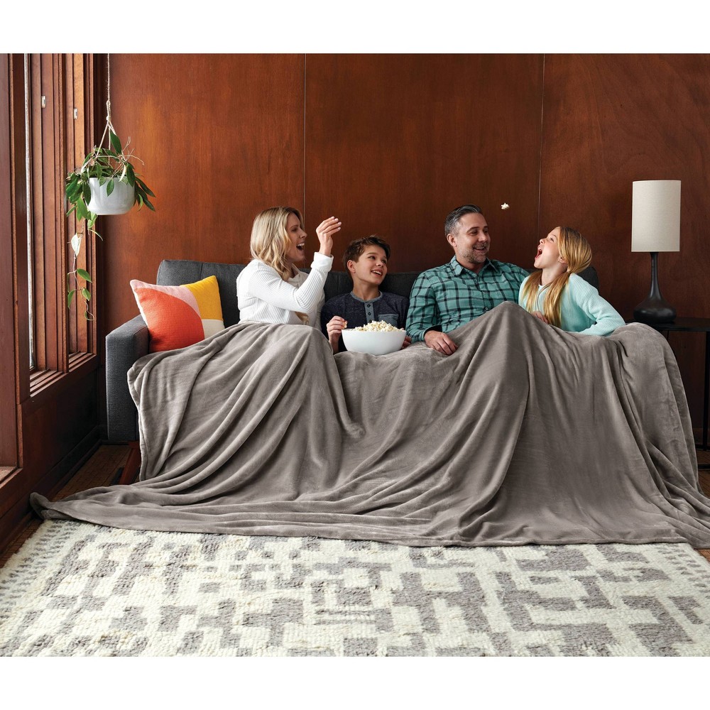 10'x10' Jumbo Family Christmas Blanket Gray - Threshold™