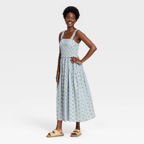 Женские платья Universal Thread Women's Smocked Maxi A-Line Dress - Universal Thread™ Blue Floral M
