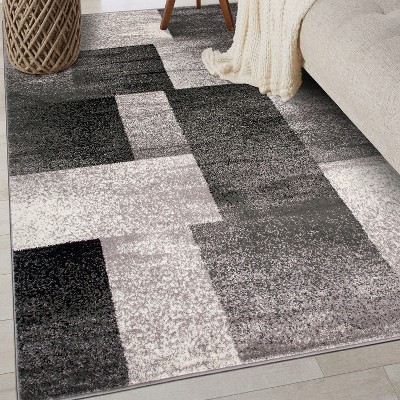 Gray Geometric Synthetic 8' x 10' Reversible Area Rug