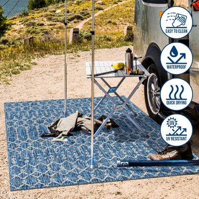 Navy and Light Gray Moroccan-Inspired Geometric 4' x 6' Synthetic Area Rug