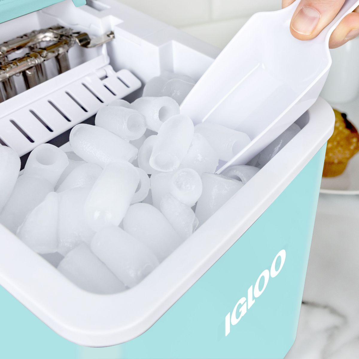 Igloo 26-Pound Automatic Portable Countertop Ice Maker Machine - thumbnail 7
