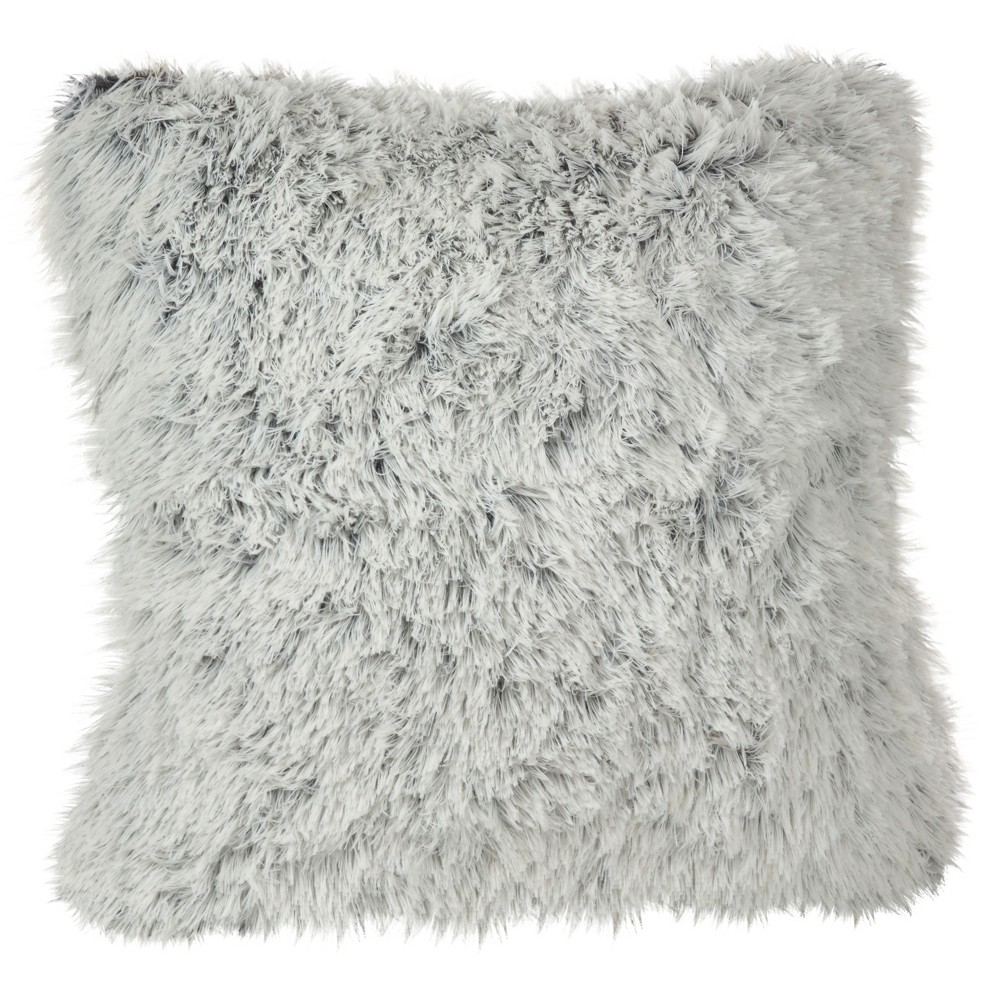 Photos - Pillow White Juneau Two-Tone Faux Fur Throw   - Saro Lifestyle(18")