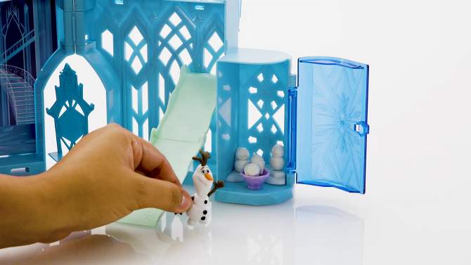 Disney Frozen Storytime Stackers Elsa&#39;s Ice Palace Set, 2 of 11, play video